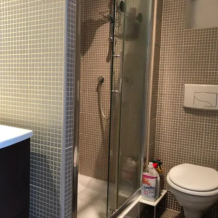 Apartment Near Notre Dame 5 *