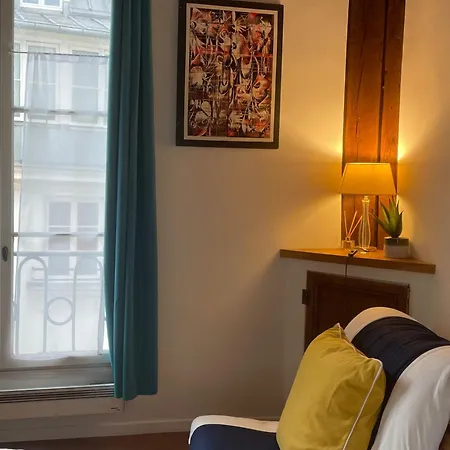 Cosy A 5eme Centre Latin Апартаменты *